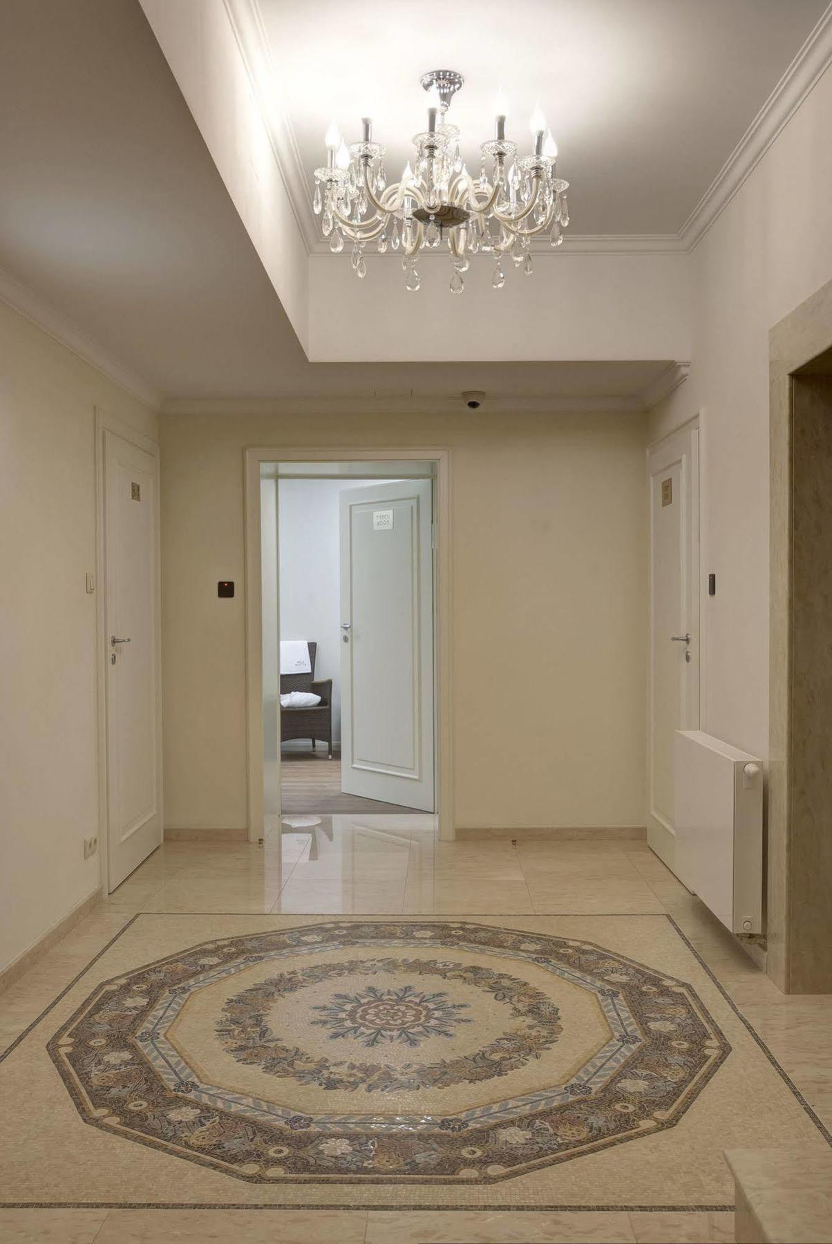 Hotel Willa Hueta Келце Екстериор снимка